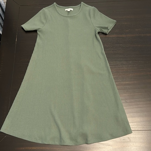 Free Assembly Dress - Picture 1 of 3